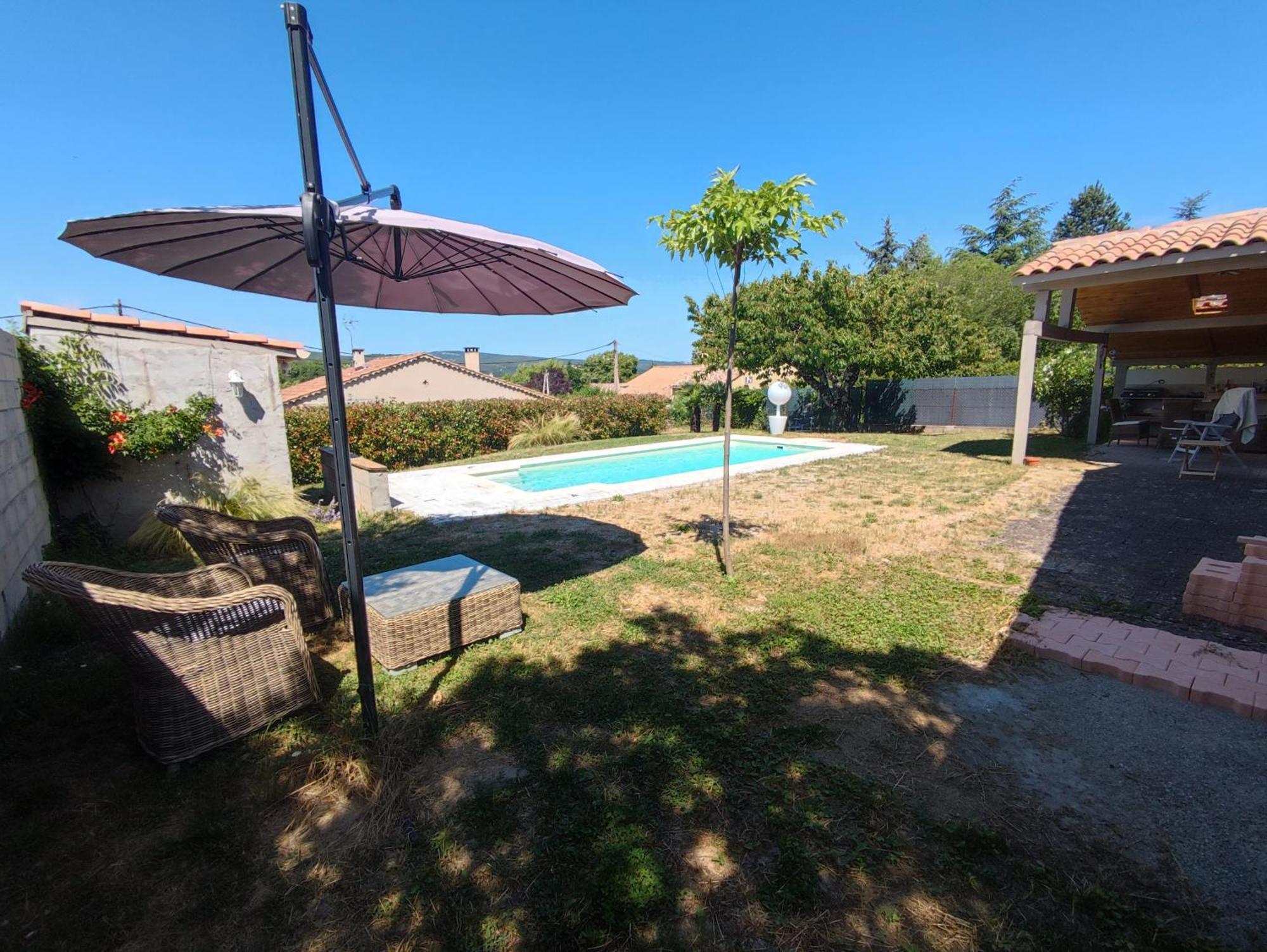 Bed and Breakfast Chambre Au Coeur Du Luberon Cereste Экстерьер фото